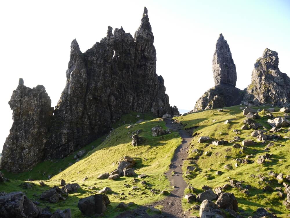 old-man-of-storr_sonnenaufgang_weg-zum-felsen