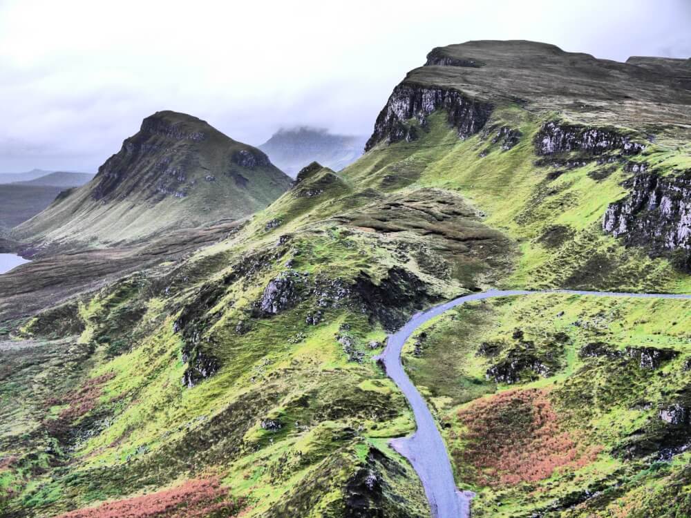 Tal mit Straße im Quiraing
