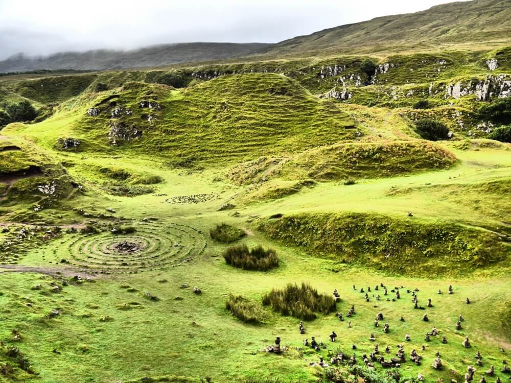 Steinkreise und Steintürmchen im Fairy Glen