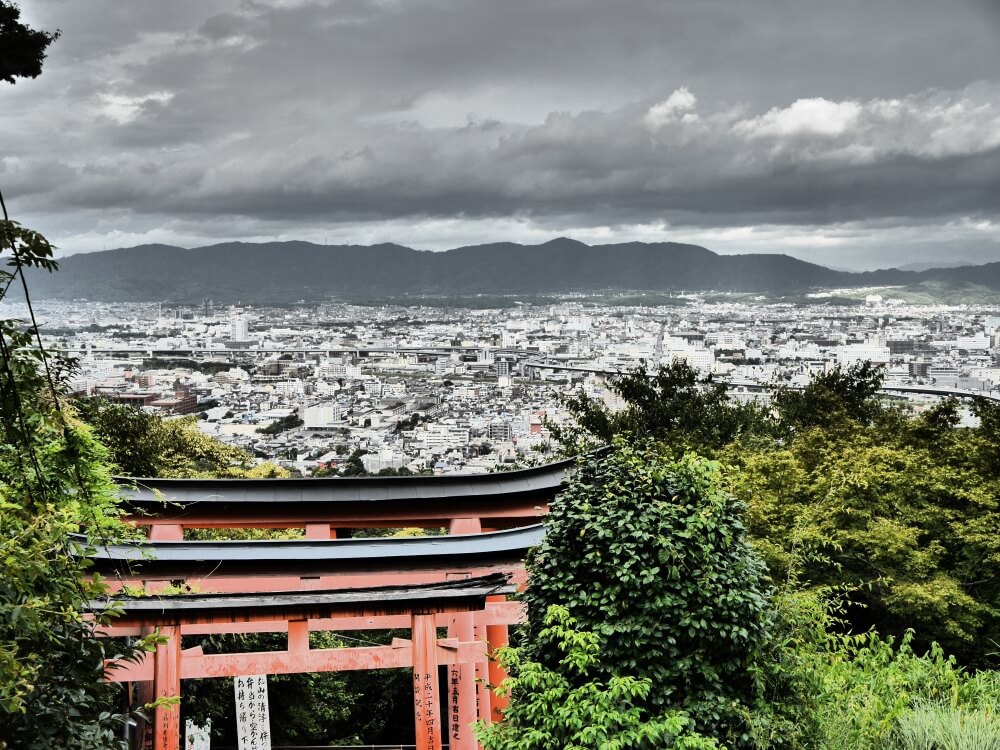 fushimi_inari-taisha_blick-auf-kyoto