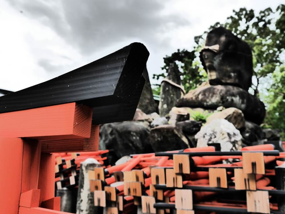 fushimi_inari-taisha_torii-friedhof
